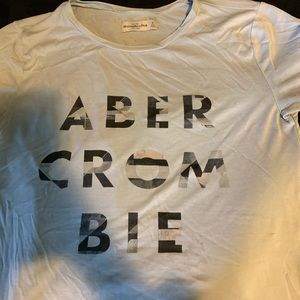 abercrombie & fitch tee!!